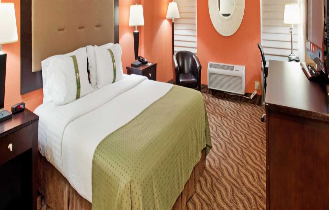 Holiday Inn At The Campus By Ihg Manhattan Exterior foto